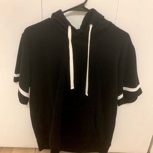 F21 Black short-sleeve hoodie
